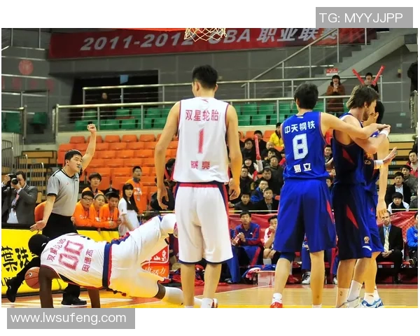 深入分析北京篮球队的进攻战术与策略演变全景